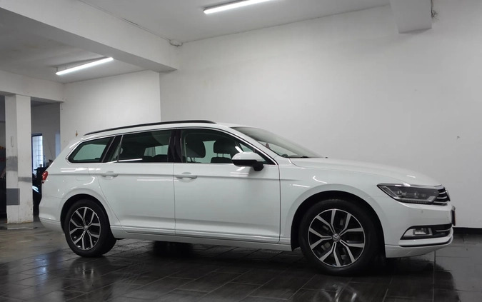 Volkswagen Passat cena 55900 przebieg: 158759, rok produkcji 2015 z Golina małe 781